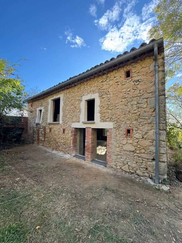 Maçonnerie Castres - Rénovation d'une grange en pierre